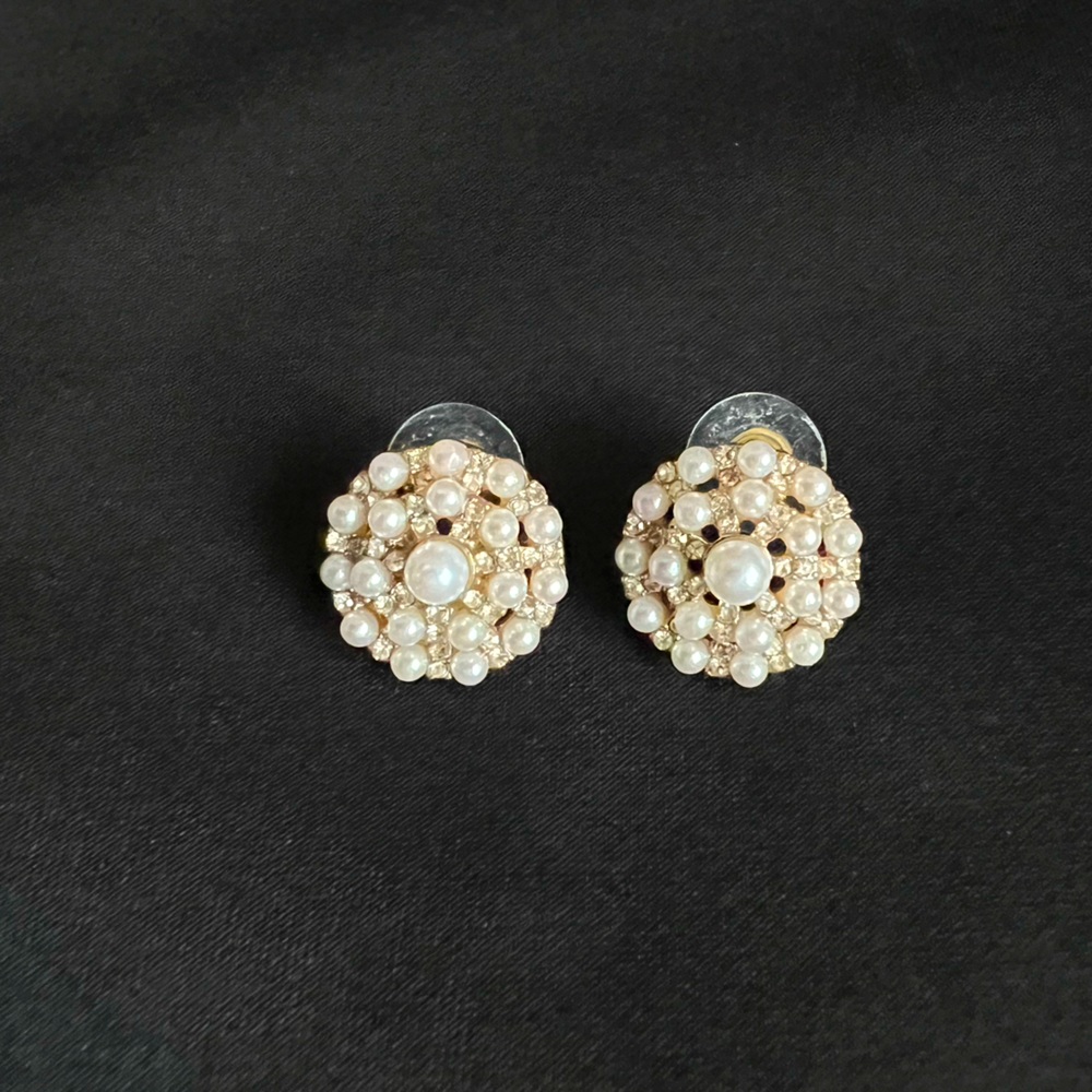 Imitation pearl stud earrings, costume jewelry